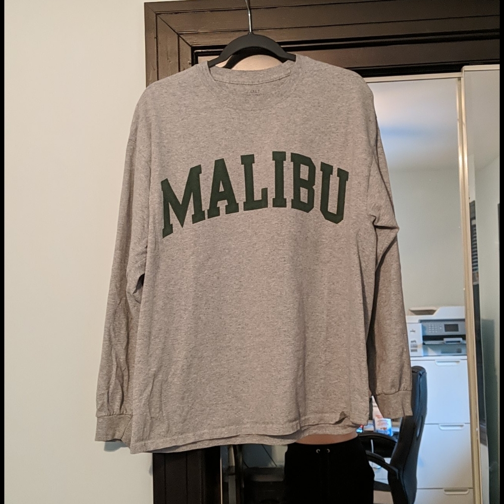 Brandy Melville Tee - Picture 8 of 8
